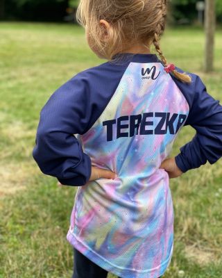 Proč by měl být cyklodres jen pro velké? 🚴‍♂️ U nás v Mishino šijeme dresy i pro ty nejmenší cyklisty – na míru, z...